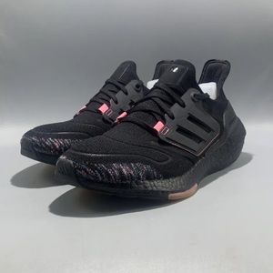 WMNS Adidas UltraBoost 22 size 9.5